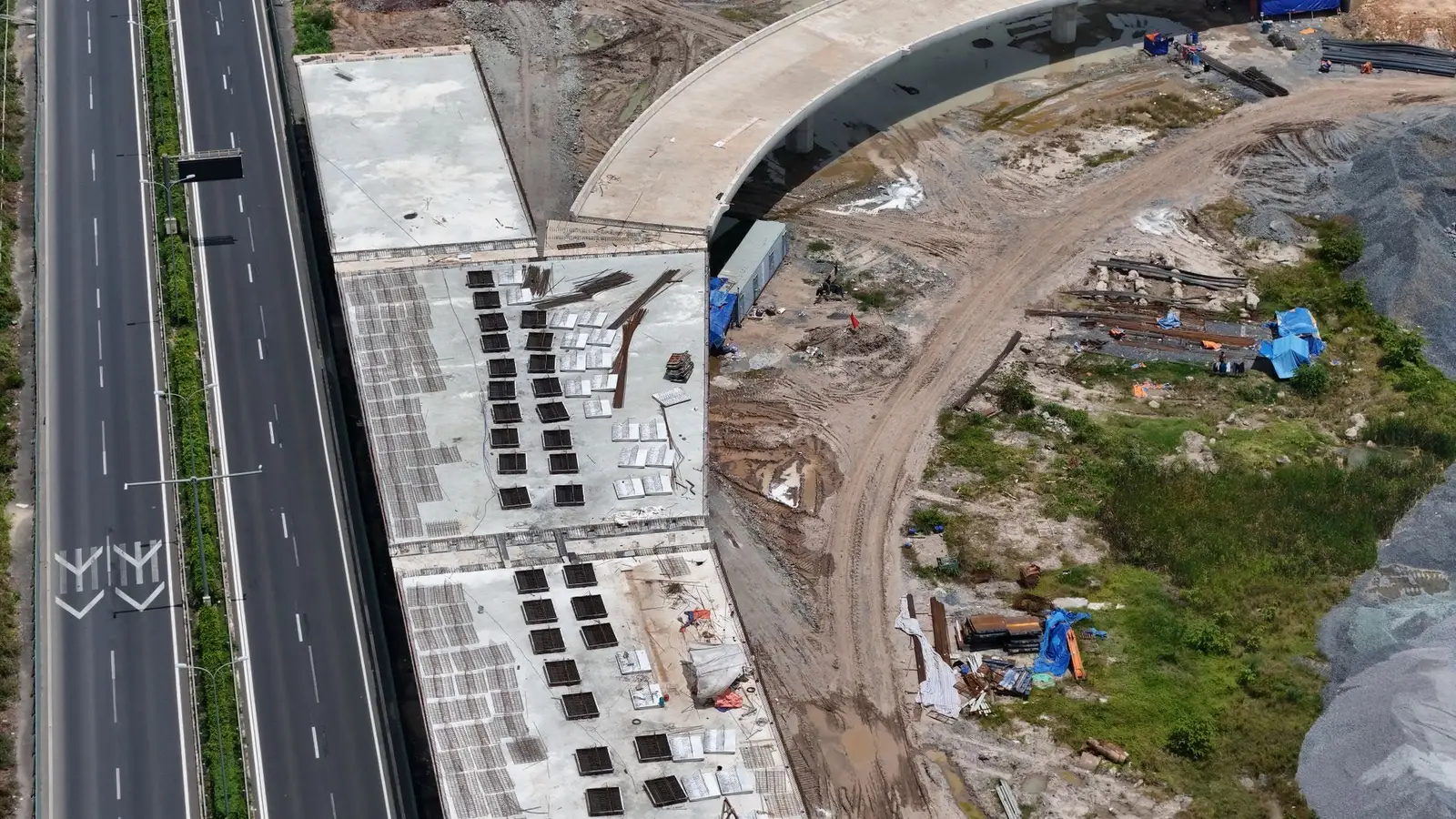 Aerial view of a highway interchange under construction in Vietnam